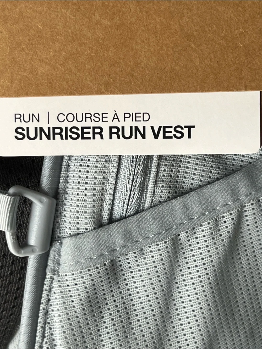 The North Face Sunriser Run Vest 8 Frost Grey (NF0A81DZKT3) NWT! Adult Size XS